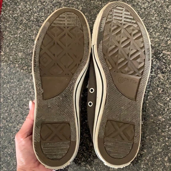 EUC women’s converse size 10 - Picture 2 of 3